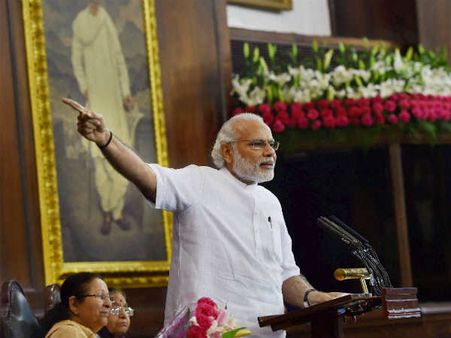 महिलाएं खुद सशक्त उन्हें सशक्तिकरण की जरूरत नहीं: पीएम मोदी