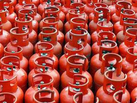 UP में 25000 गरीब परिवारों के घर पहली बार पहुंचेगा LPG कनेक्शन