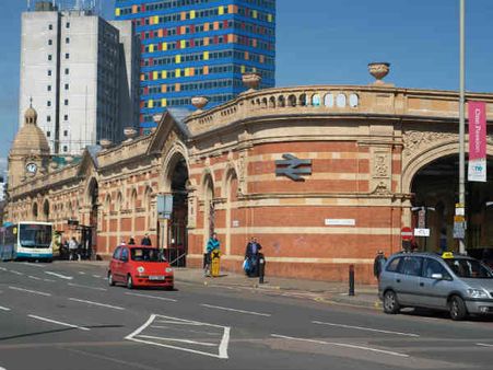 अब ब्रिटेन के इस शहर को पान की पीक से गंदा करने लगे भारतीय