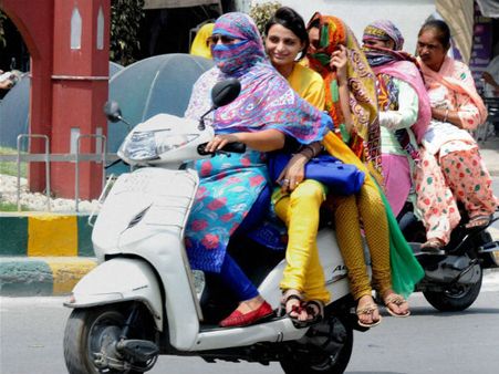 दिल्ली में टूटा गर्मी का रिकॉर्ड, पारा 41.2 डिग्री पार
