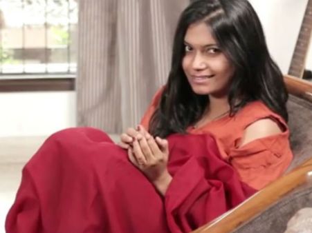 VIDEO: मालिक को मनाने के लिए कुछ भी करने को तैयार हो गई नौकरानी, फिर क्या हुआ