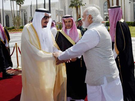 पीएम मोदी ने सऊदी सुल्‍तान को गिफ्ट की केरल की मस्जिद की प्रतिकृति