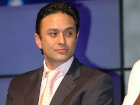 उद्योगपति नेस वाडिया पर ड्राइवर को पीटने और गाली देने का आरोप, मामला दर्ज