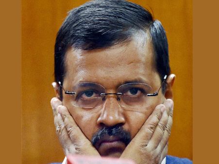 केजरीवाल के थप्पड़ कांड को मिली रहमान की आवाज, वीडियो वायरल