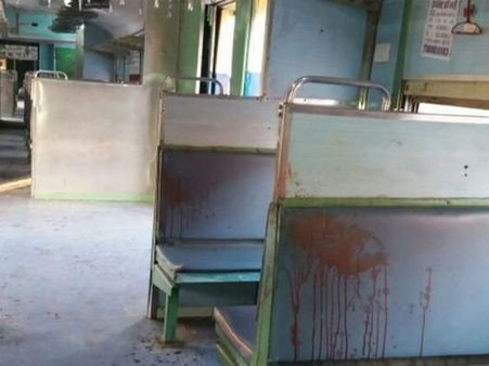 बिहार: पैसेंजर ट्रेन में GRP के दो जवानों को गोली मारी, एक की मौत