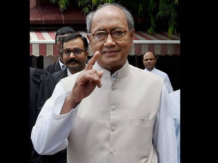 EXCLUSIVE : 'डिजिटल इंडिया' मोदी की नहीं राजीव गांधी की देन: दिग्विजय सिंह