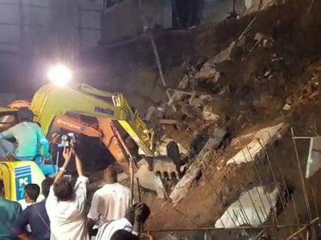 आंध्र प्रदेश: मॉल की दीवार गिरने से 7 मजदूरों की मौत