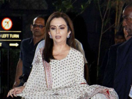 नीता अंबानी को मिली Y कैटेगरी सिक्युरिटी लेकिन पेड बेसिस पर