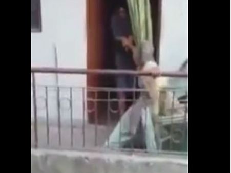  Viral Video: दिल्ली की जल्लाद बहू, 80 साल की बूढ़ी सास को सरेआम बेरहमी से पीटा