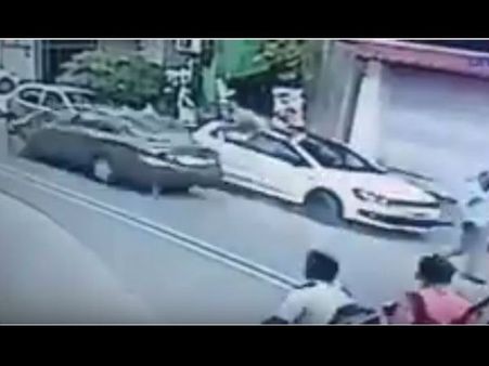 दिल्ली में 5 मिनट में 3 हिट एंड रन: 2 की मौत, हादसा का Video देखकर कांप जाएंगे आप