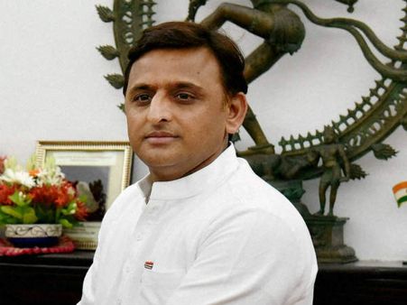 गोरक्षा पर पीएम की दहाड़ के बाद अखिलेश बोले देर आये दुरुस्त आये