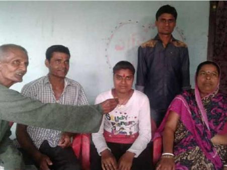 बिहार में शिक्षा का 'पोस्टमार्टम', इंटर टॉपर कहती है पॉलिटिकल साइंस का मतलब 'खाना विज्ञान'
