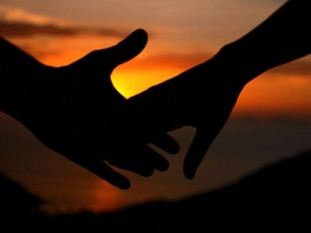 'फेस' देखे बिना प्‍यार में हुआ 'बुक', फिर पड़े जूते, जानिए क्‍यों?