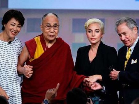 लेडी गागा ने लिया दलाई लामा का इंटरव्यू लेकिन आग-बबूला हो गया चीन