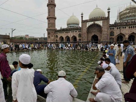 जानिए पाक महीने 'रमजान' और 'रोजा' के बारे में खास बातें..