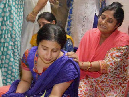 शहीद मुकुल द्विवेदी की पत्नी बनेंगी पुलिस विभाग में ओएसडी