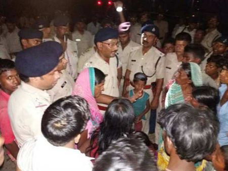 बिहार: मेमू ट्रेन पर गिरा हाईटेंशन वायर, 4 की मौत, 24 घायल