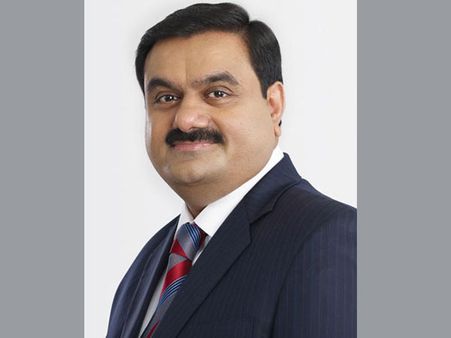 नरेंद्र मोदी के पसंदीदा सीएम योगी आदित्यनाथ ने भेजा अडानी को नोटिस