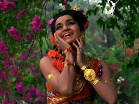 कैसे खेलेंं जईबु सावन में कजरिया..बदरिया घेरे..