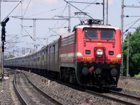 त्‍यौहारी सीजन में रेलवे ने चलाई नई ट्रेनें, तुरंत कराइए टिकट बुक