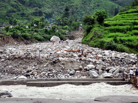 उत्तराखंड में रेड अलर्ट, भारी बारिश से 9 की मौत