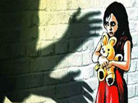 आठ साल की मासूम ने रेपिस्ट को उसकी हंसी से पहचाना