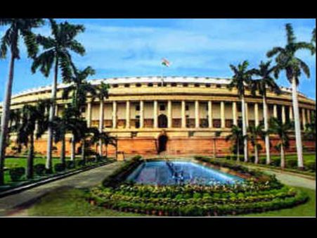 माता-पिता, वरिष्ठ नागरिकों को समाज में सम्मानित जीवन सुनिश्चित करने वाला विधेयक लोकसभा में पेश