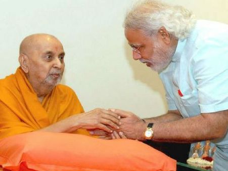 स्वामीनारायण संप्रदाय के प्रमुख स्वामी महाराज का निधन, पीएम मोदी ने ट्विटर पर जताया शोक
