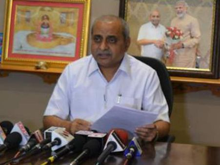 गुजरात: शपथ लेने के 5 दिन बाद ही नाराज होने वाले नितिन पटेल का पूरा Profile