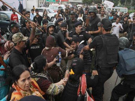 PAK नेता ने कहा दुनिया के लिए कैंसर है पाकिस्तान, बताया आतंकवाद का मुख्य केंद्र