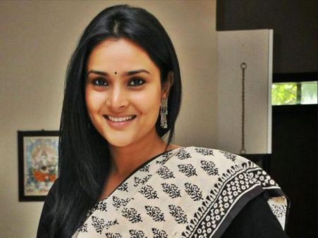 'रम्या तुम सबके साथ पाकिस्तान चली जाओ'