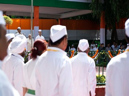 बोले राहुल- असमानता, पूर्वाग्रह और अन्याय से आजादी के लिए जाहिर करनी होगी प्रतिबद्धता