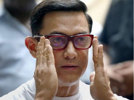 आमिर खान ने ट्वीट कर सब से मांगी माफी