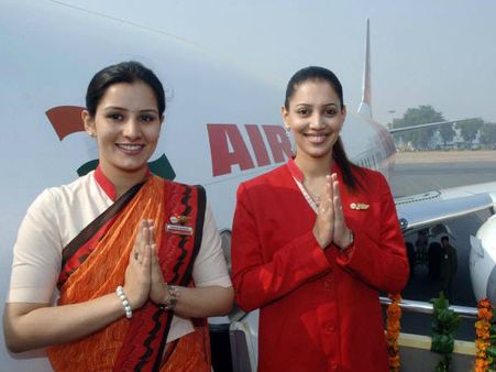 जानें आपको वेलकम बोलते वक्त क्या सोचती है एयर होस्टेस