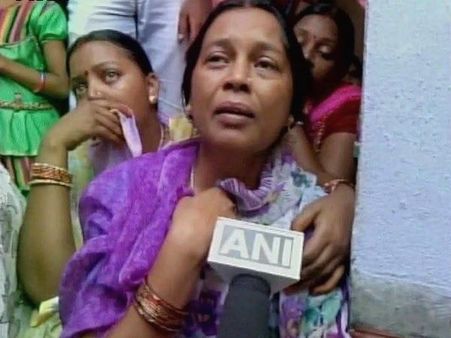 जवान की पत्नी बोली- मेरा पति शराब पीकर नाले में गिरने से नहीं मरा, वो शहीद हुआ