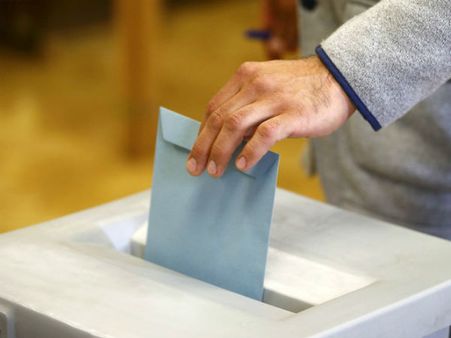 खराब ग्‍लू की वजह से ऑस्ट्रिया में राष्‍ट्रपति चुनावों में बाधा