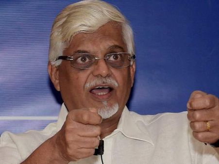 लेखक संजय बारू ने की पूर्व प्रधानमंत्री राजीव गांधी की नीतियों की आलोचना