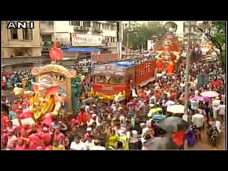  अगले बरस तू जल्दी आना: ढ़ोल नगाड़े के साथ बप्पा की विदाई, MP में हादसा