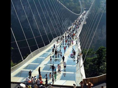 फिर खुला दुनिया का सबसे ऊंचा ग्लास ब्रिज, लेकिन हाई हील्स के साथ एंट्री नहीं