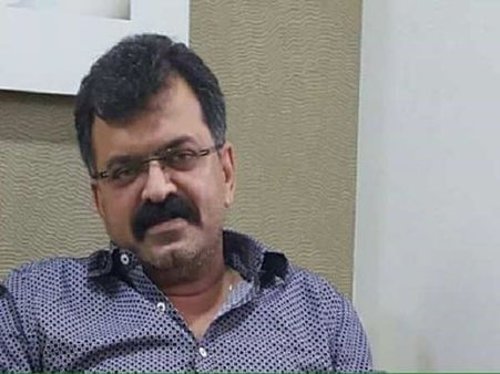 थाणे में लगी विधायक की 'अदालत', युवक को सरेआम पिटवाया
