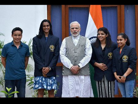 सिंधु और साक्षी हो सकते हैं स्वच्छ भारत मिशन के नए चेहरे