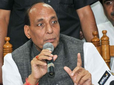 J&K: तनाव के बीच श्रीनगर पहुंचा सर्वदलीय प्रतिनिधिमंडल, प्रदर्शनकारियों ने फूंका सचिवालय