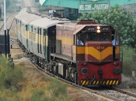 भारत-PAK के बीच चलने वाली समझौता एक्सप्रेस की रफ्तार पर ब्रेक, चलने में होगी देरी