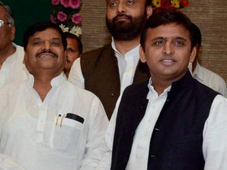 सपा के घमासान में क्या है भाजपा की भूमिका, क्यों बगावती हुए रामगोपाल?