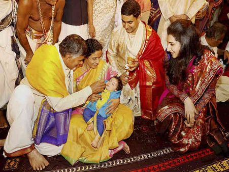 आंध्र के सीएम नायडू से ज्यादा अमीर है उनका 18 महीने का पोता