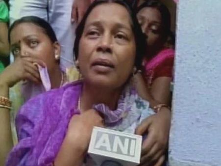 'सेना पर सवाल उठाने वाले नेता देशद्रोही, उन पर सर्जिकल स्ट्राइक करें प्रधानमंत्री नरेंद्र मोदी'