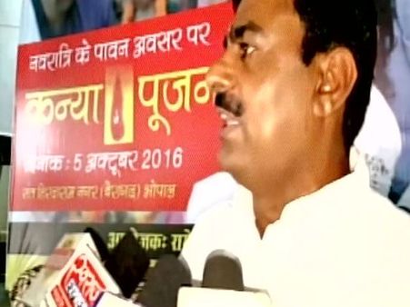 पिता के सबूत के लिए क्या सुहागरात का वीडियो मांगेंगे?