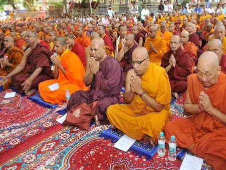 गुजरात में 'उत्पीड़न से तंग' 300 से ज्यादा दलितों ने अपनाया बौद्ध धर्म