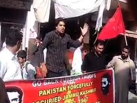 PoK में सड़कों पर उतरे लोग, बोले हमें पाक से आजादी चाहिए