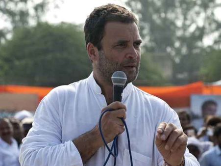 आगरा: राहुल गांधी को करंट लगने की खबर निकली अफवाह, रोड शो में मोदी सरकार पर साधा निशाना